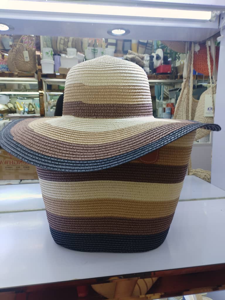 Fashion Cabinet Summer woven straw set